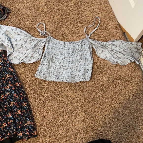 Clothes - Picture 4 of 7